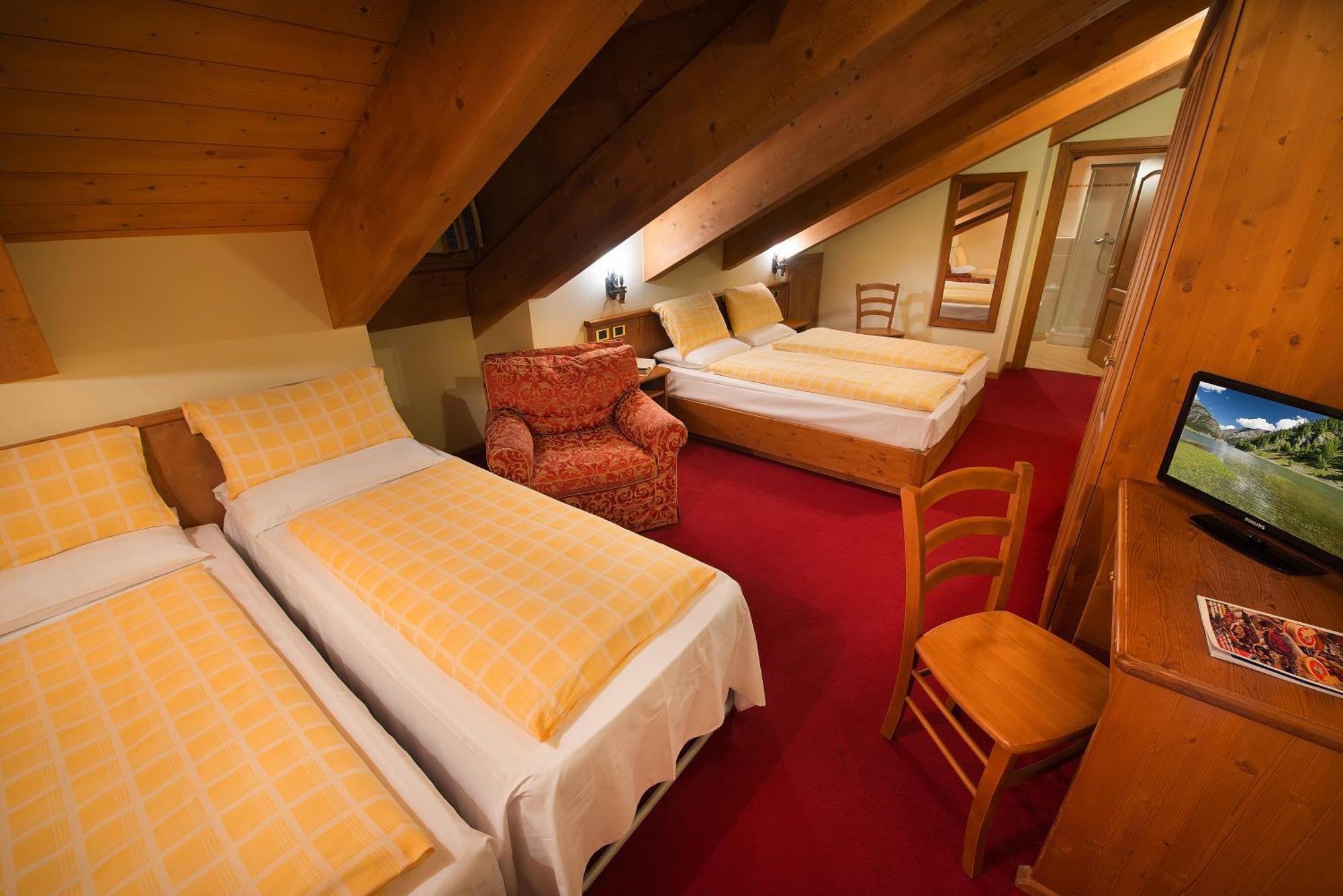 Hotel San Giovanni Livigno Pokoj fotografie